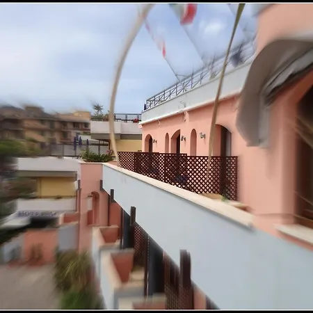 Mistral Hotel 3*